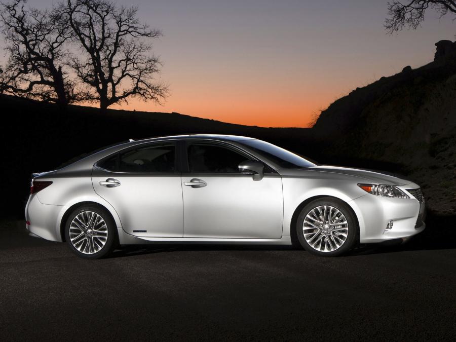  Lexus ES300h 2012 года  (фото 30 из 44)